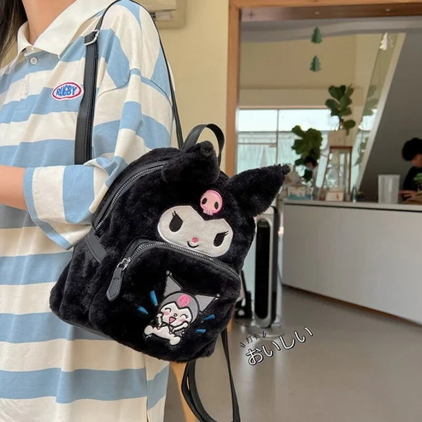 Bolso de Kuromi con correas ajustables