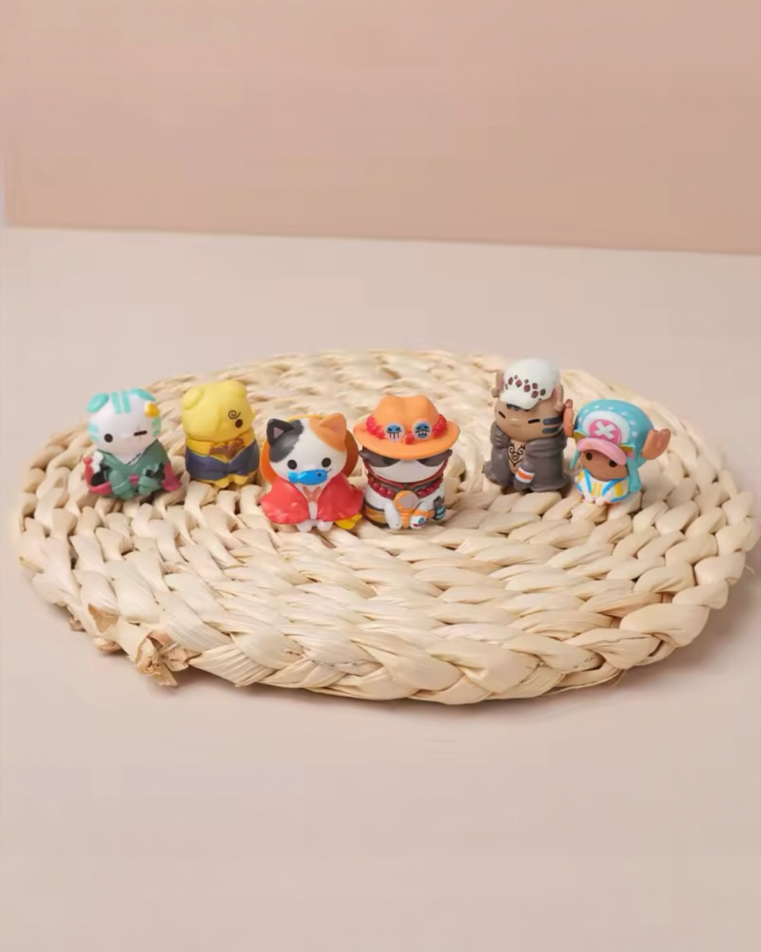 Set de 8 figuras gatitos One Piece 3 cm