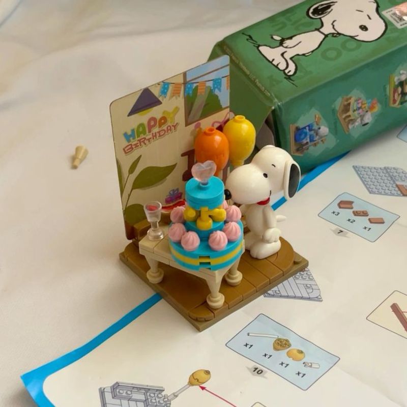 Blind box original de bloques para armar de Snoopy