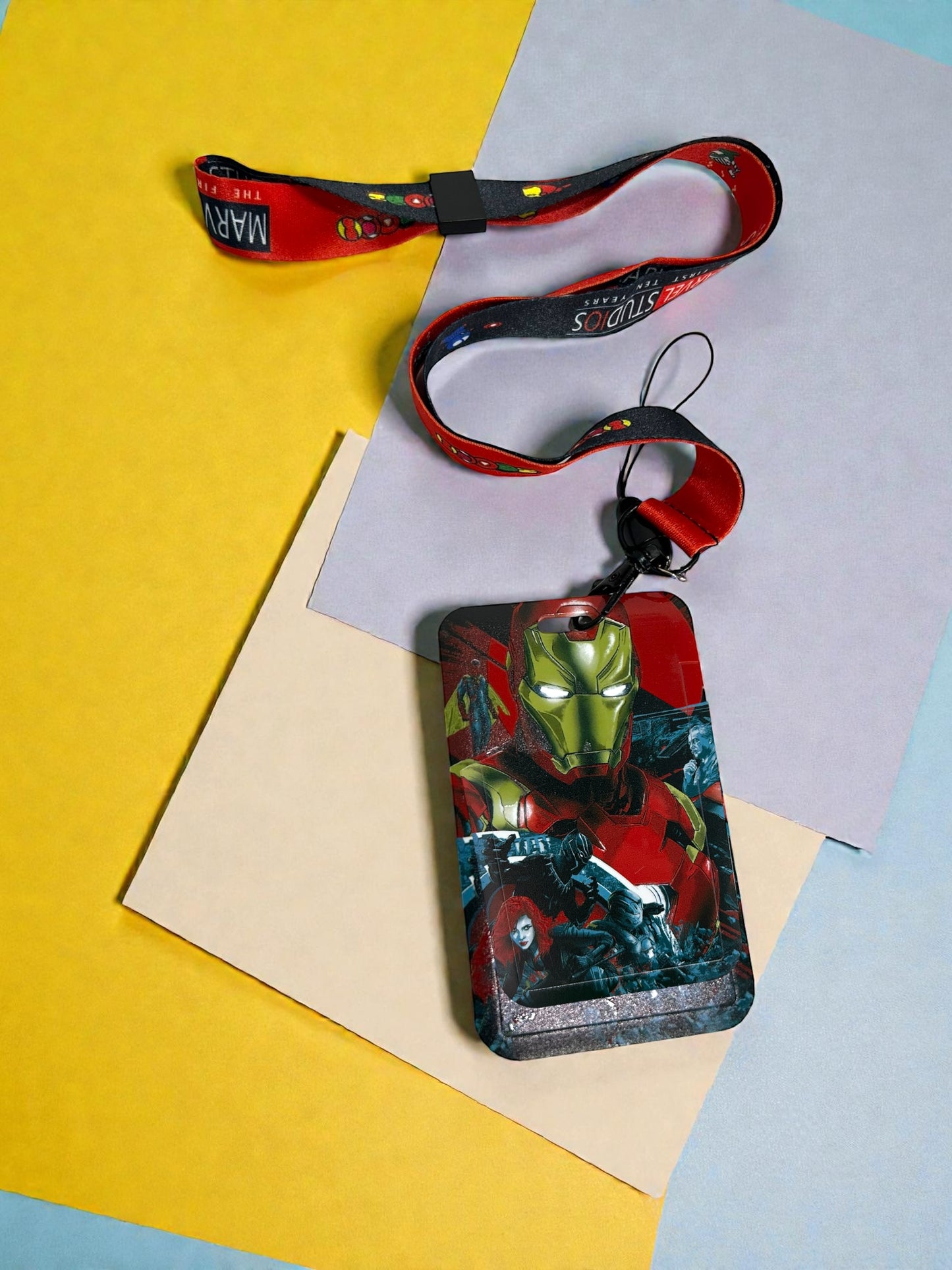 Portagafete y lanyard Iron Man