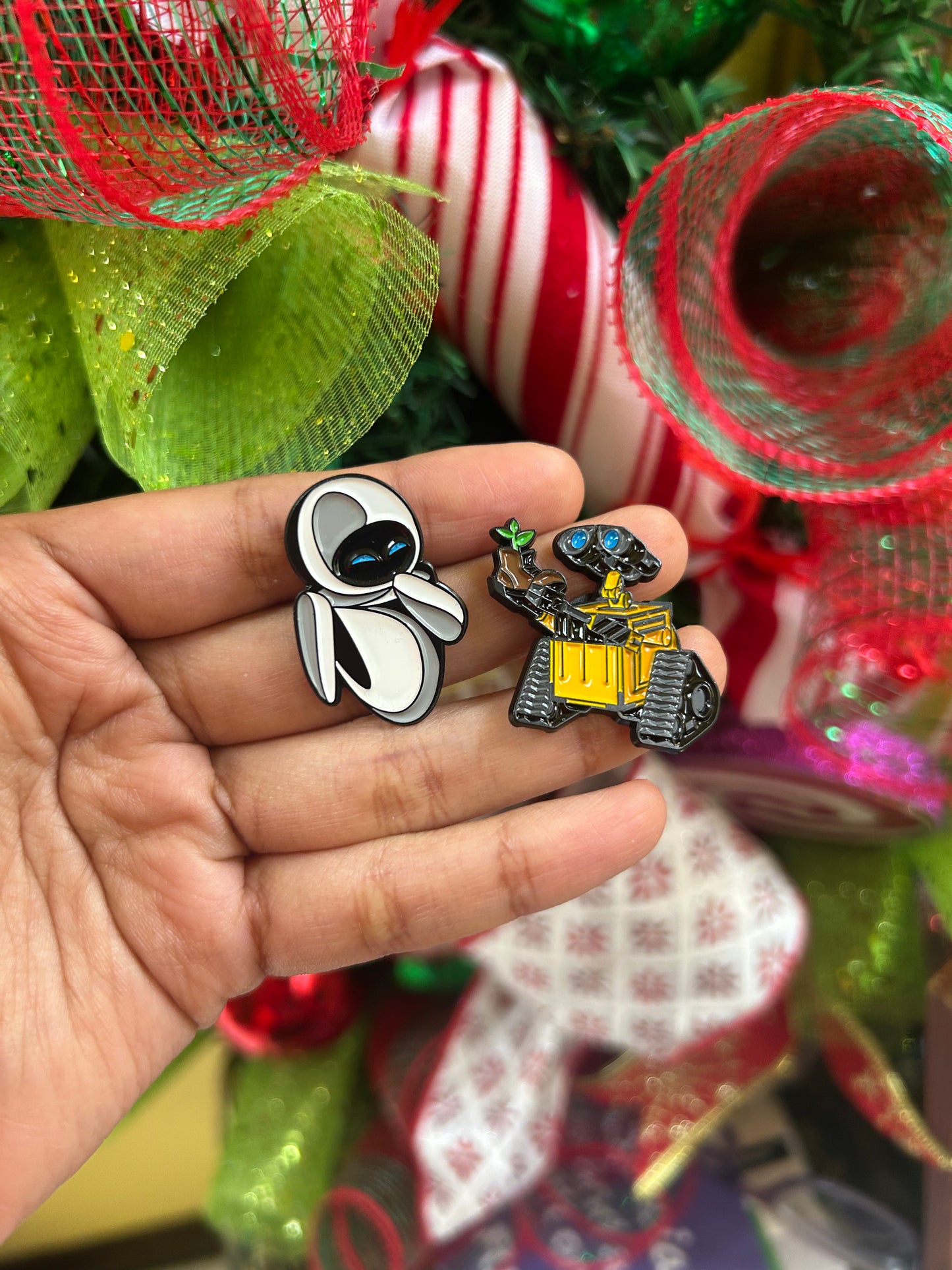 Set de pines Wall-e y EVA