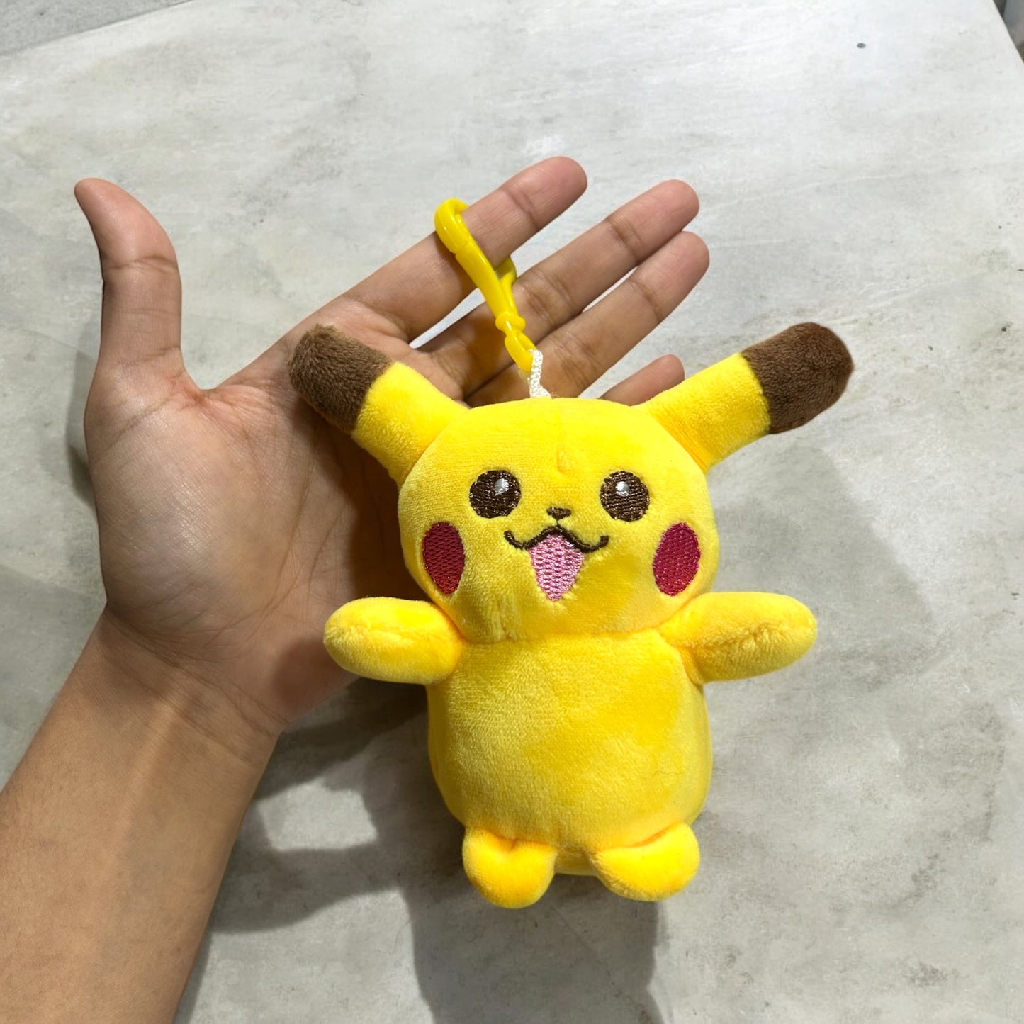 Llavero peluche Pikachu