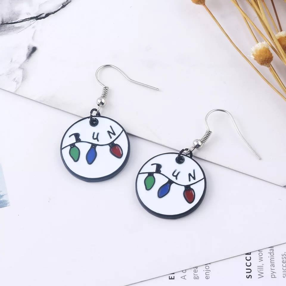 Aretes Stranger Things