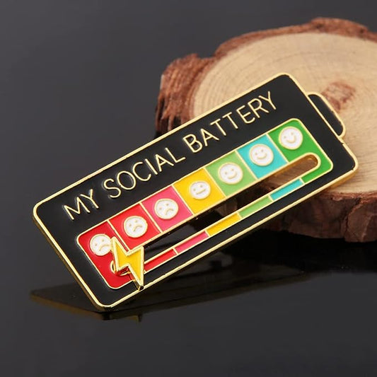 Broche "My social Battery"