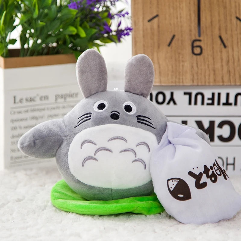 Peluche Totoro hoja 20 cm