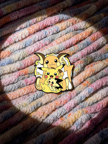 Pin Raichu, Pikachu y Pichu