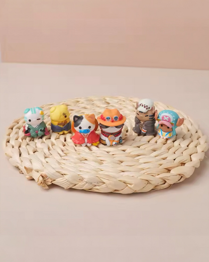 Set de 8 figuras gatitos One Piece  3 cm