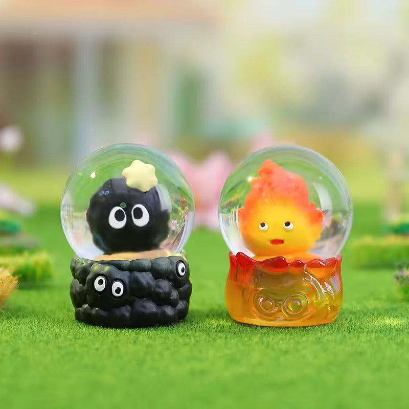 Cajita sorpresa esfera de cristal Studio Ghibli (1 Diseño al azar, sellado)