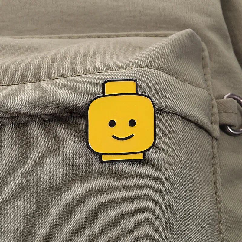 Pin Lego