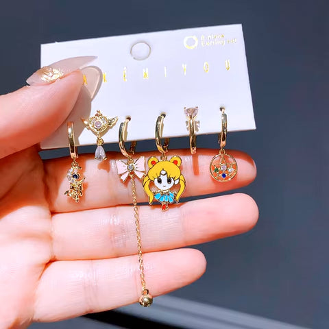 Set de aretes Sailor Moon baño de oro 14k