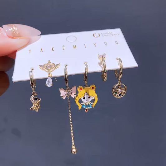 Set de aretes Sailor Moon baño de oro 14k