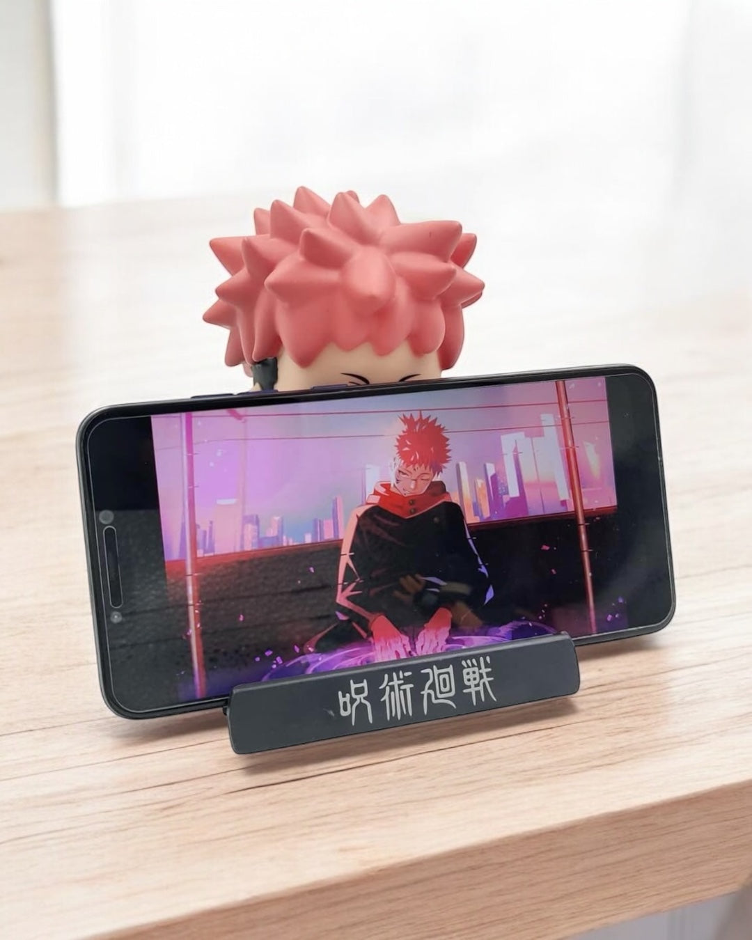 Figura porta celular Yuji Itadori