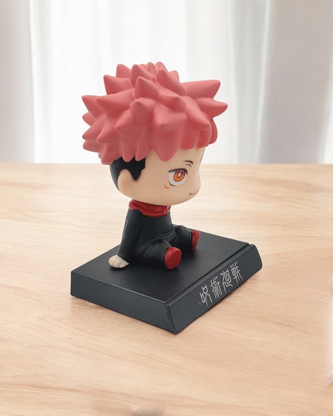 Figura porta celular Yuji Itadori