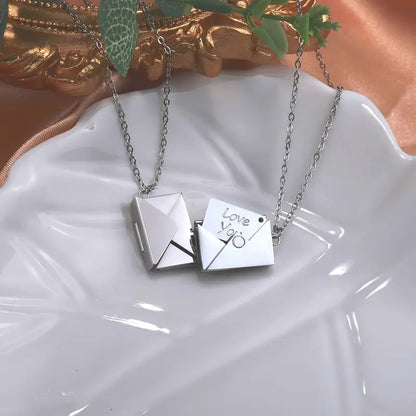 Collar sobre con cartita "Love you" de acero inoxidable plateado