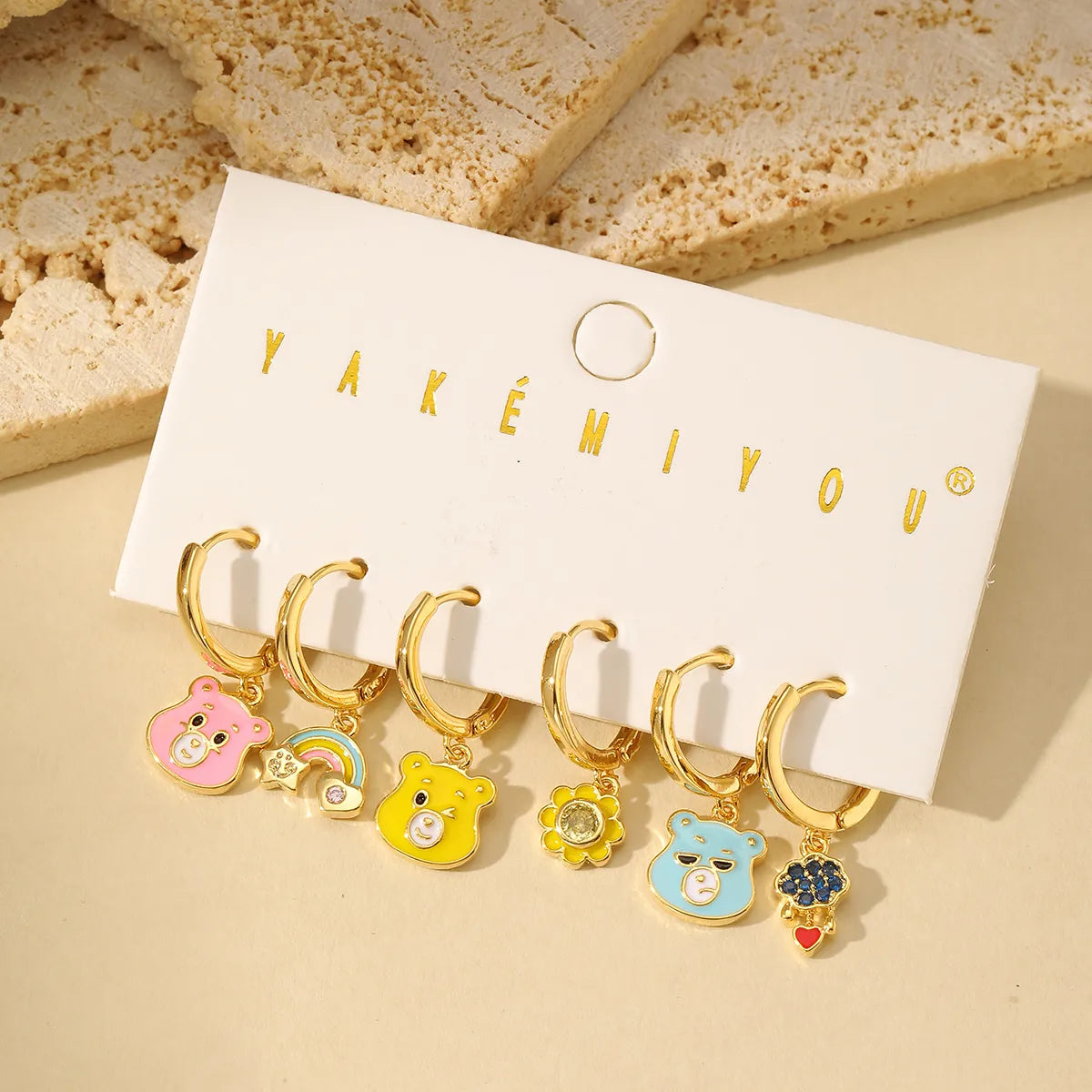 Set de 6 aretes Ositos Cariñositos baño de oro de 14k