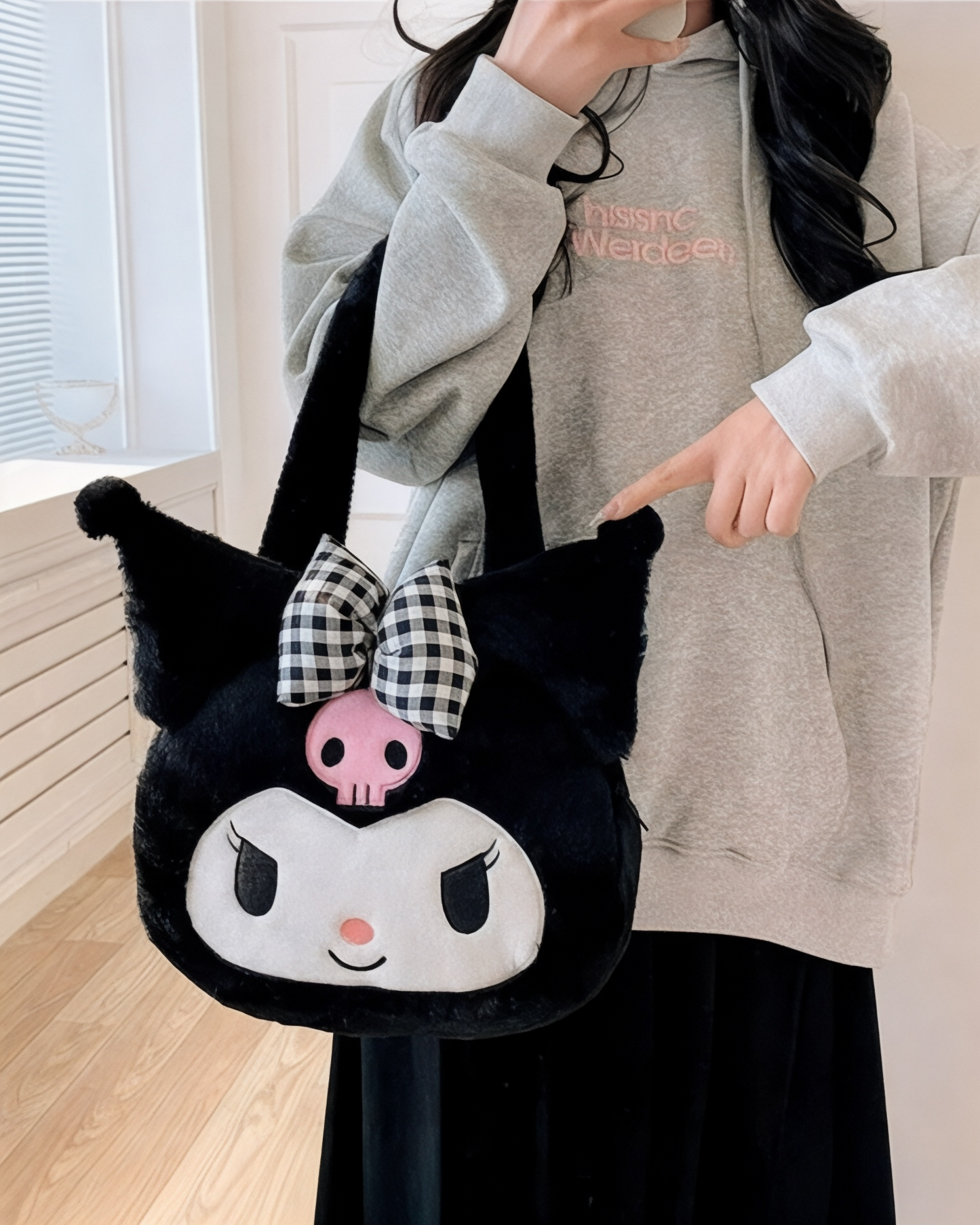 Bolso de Kuromi 30 cm x 28 cm