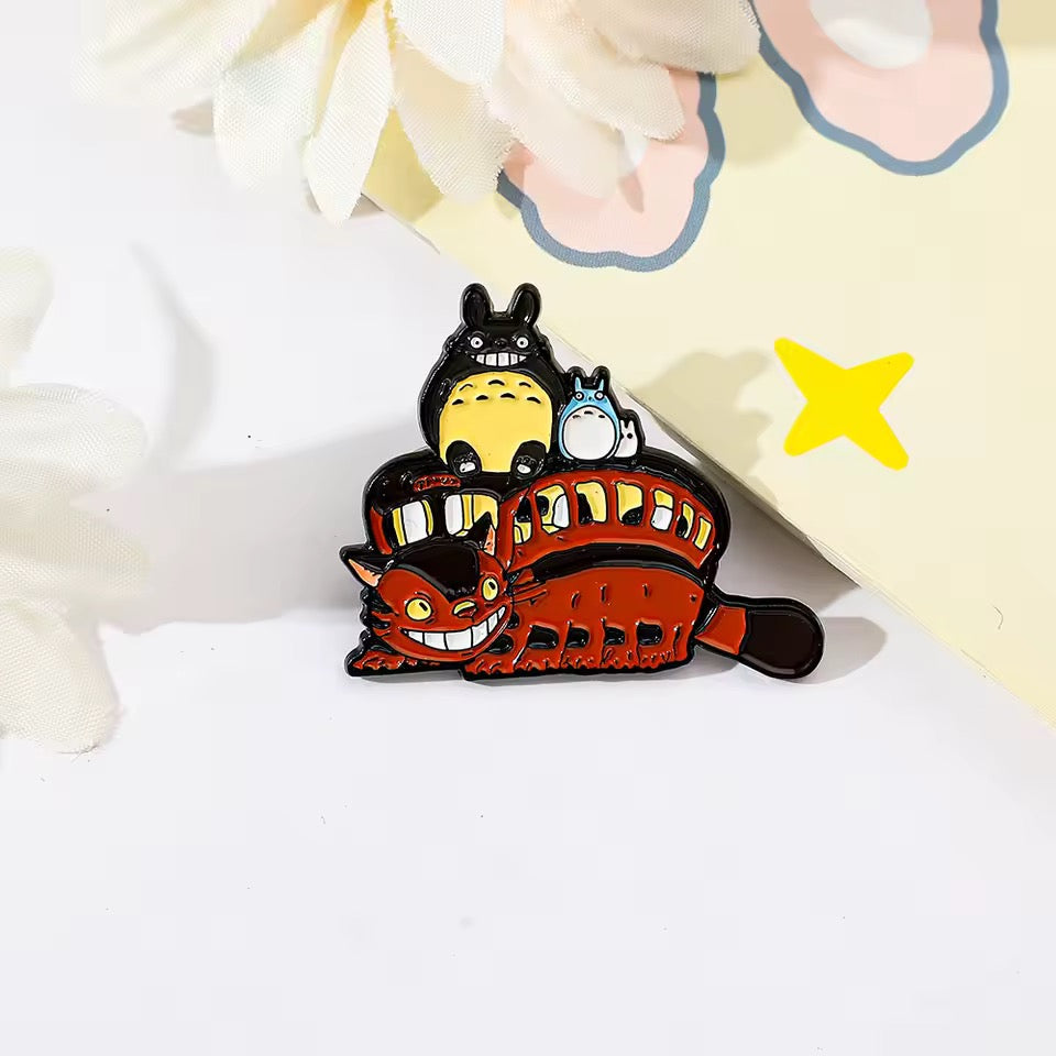 Pin Catbus y Totoro